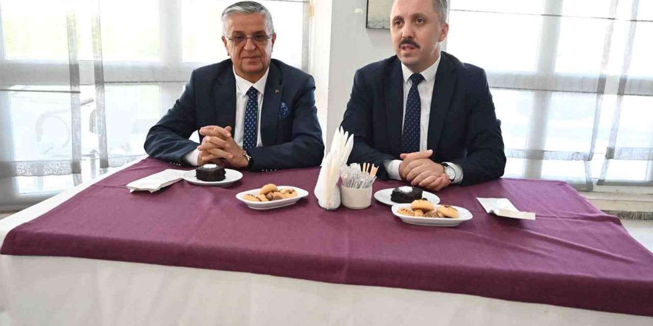 Kemer’de Bayramlaşma Programı Düzenlendi