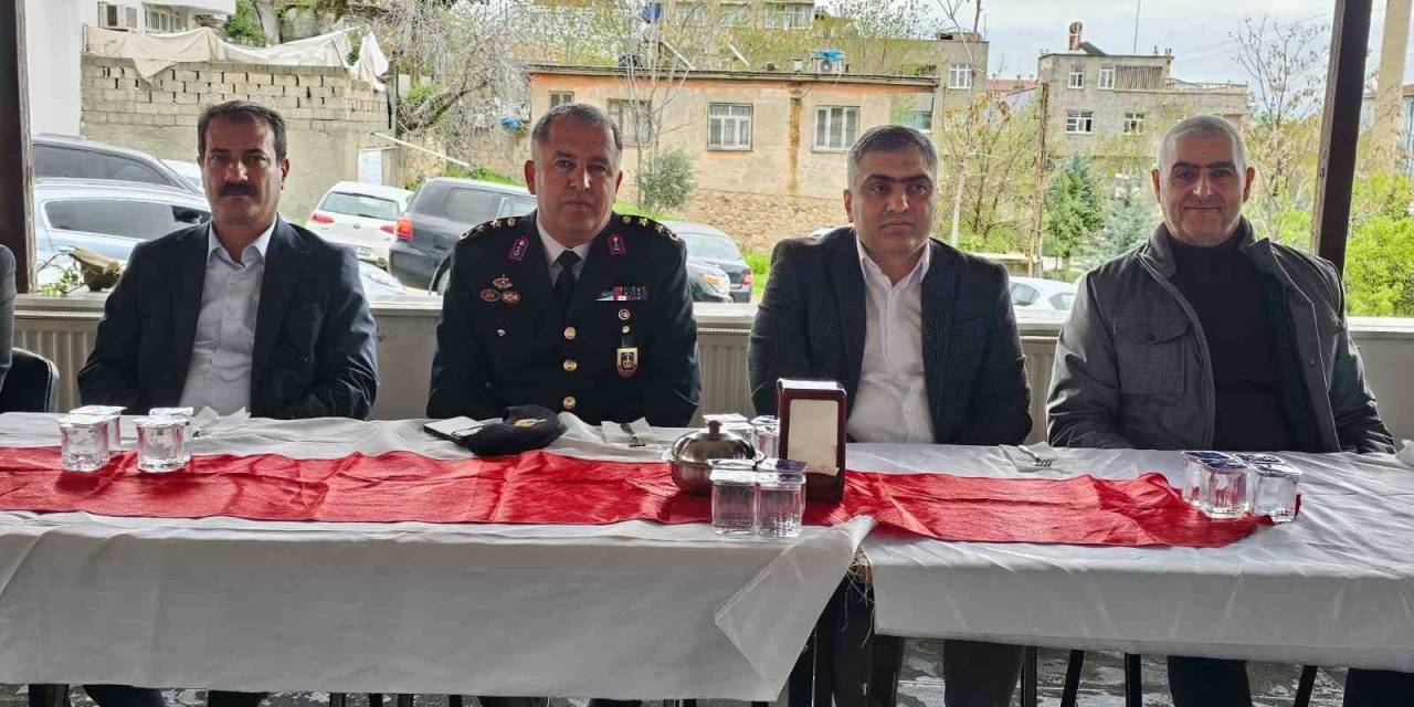 Ergani Kaymakamı Vatandaş Ve Kamu Kurum Müdürleriyle Bayramlaştı