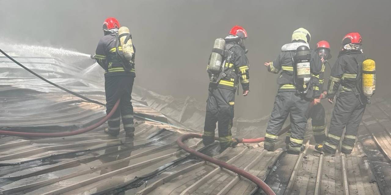 Fabrika Yangını Söndürüldü