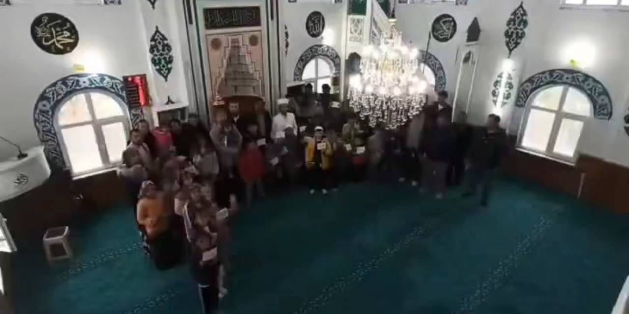 Bayram Geleneği Çocukların Yüzünü Güldürdü