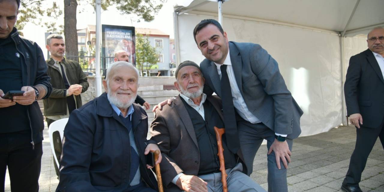 7’den 77’de Tüm Vatandaşlar Bayram Günü Kucaklaştı