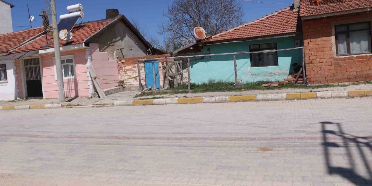 Eski Eşinin Kocası İle Annesini Pompalı Tüfekle Vurup Kaçtı