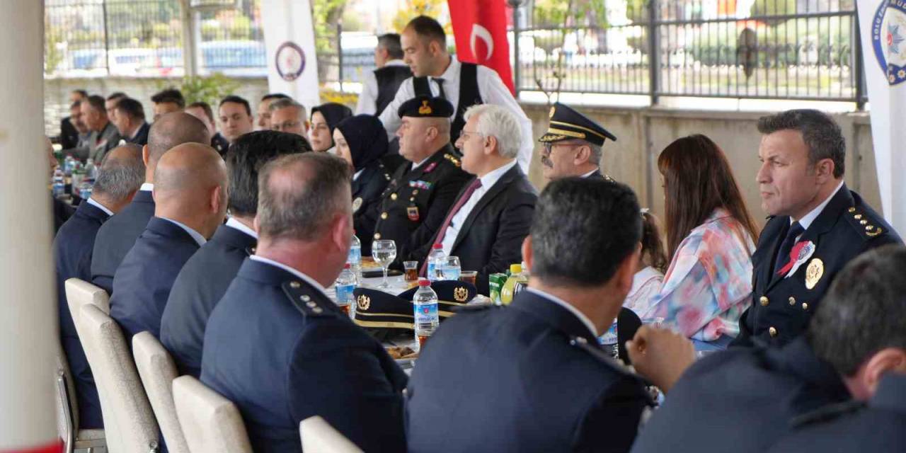 Bolu’da Tüm Kent Bayramda Kucaklaştı