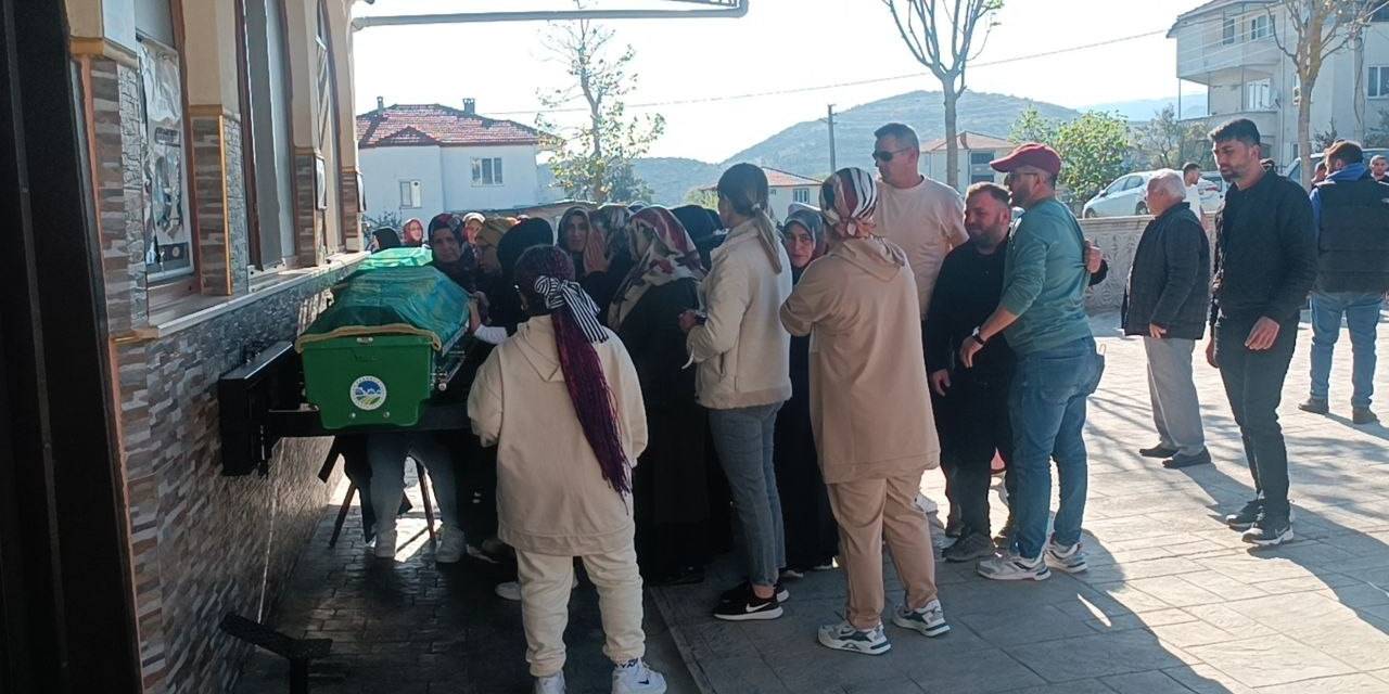 Aile Katliamında Karı-koca Son Yolculuklarına Uğurlandılar