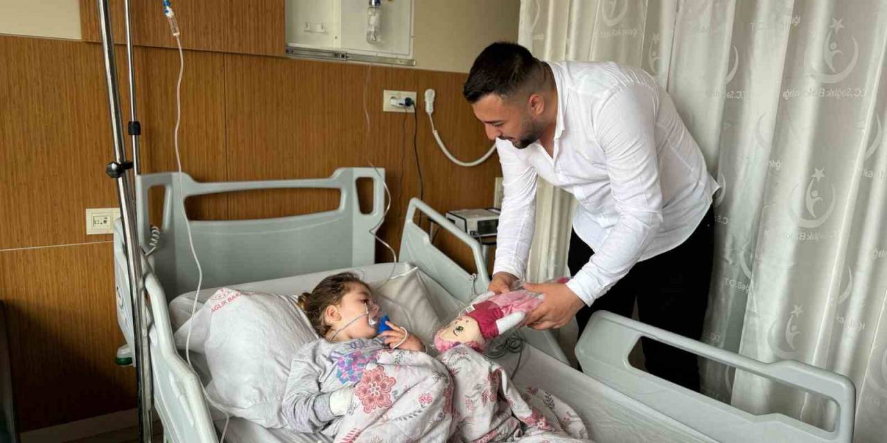 Uder, Bayram Sevincini Ağrı’daki Çocuklarla Paylaştı