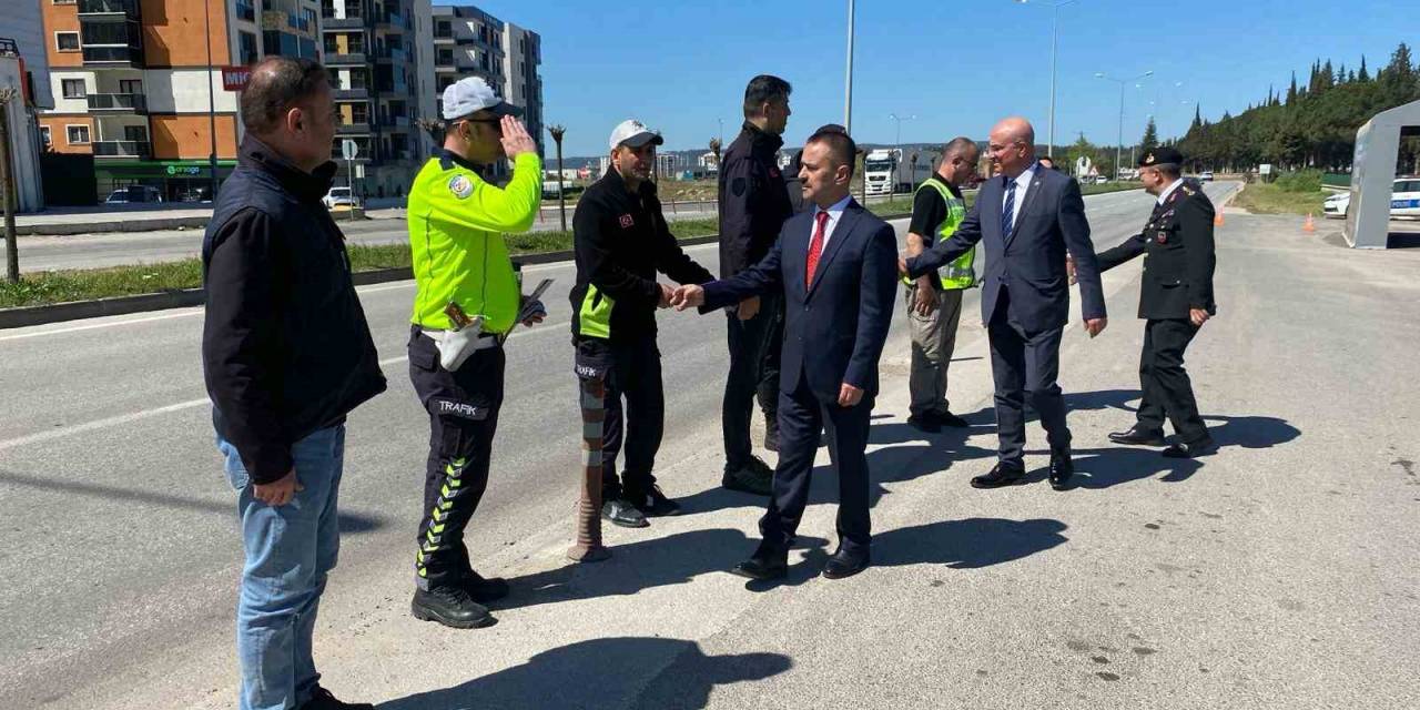 Vali İlhami Aktaş, Ramazan Bayramında Görevli Personeli Ziyaret Etti