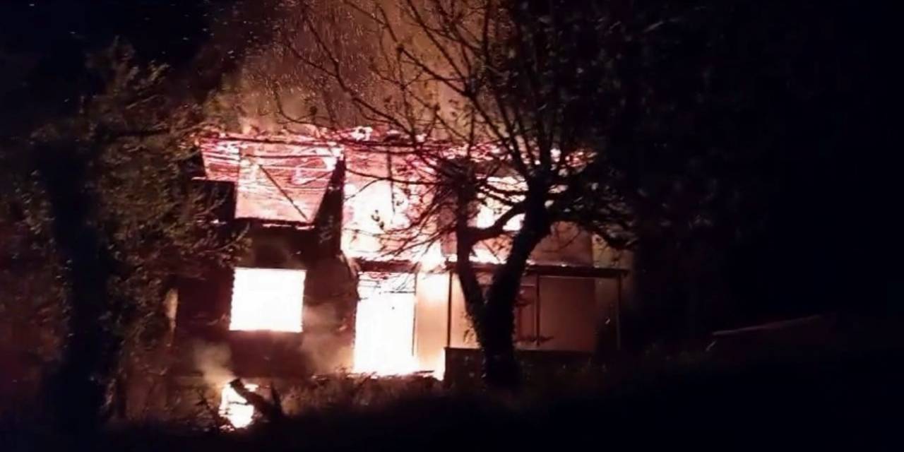 Bayram Günü Isınmak İsterken Evinden Oldu