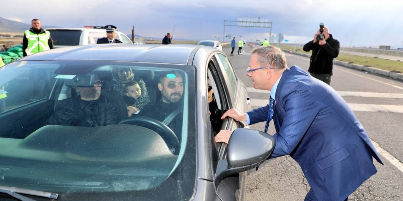 Kars’ta Trafik Uygulamaları Sürüyor