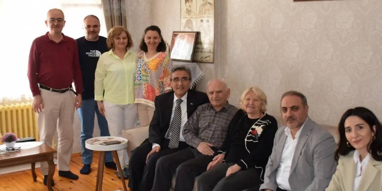 Kaymakam Ve Müftü Bayramın İlk Gününde Şehit Ailelerini Ve Gazileri Ziyaret Etti