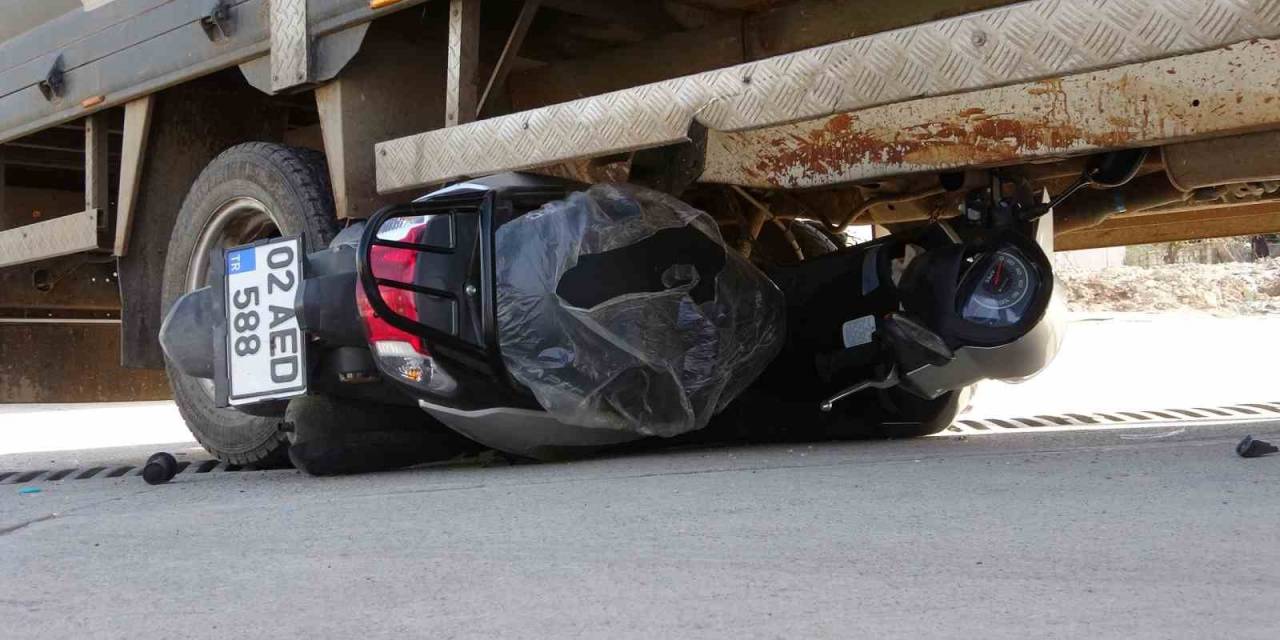 Kazada Ağır Yaralanan Sürücü Hayatını Kaybetti