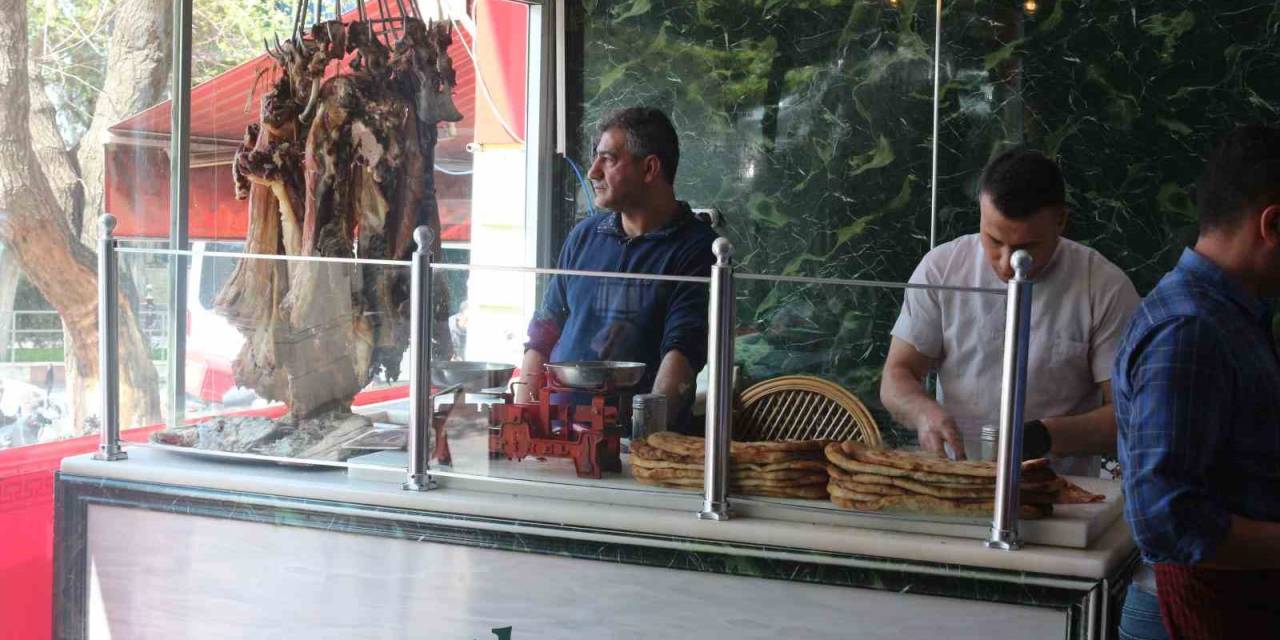 Siirt’in Büryanına Bayramda Yoğun İlgi