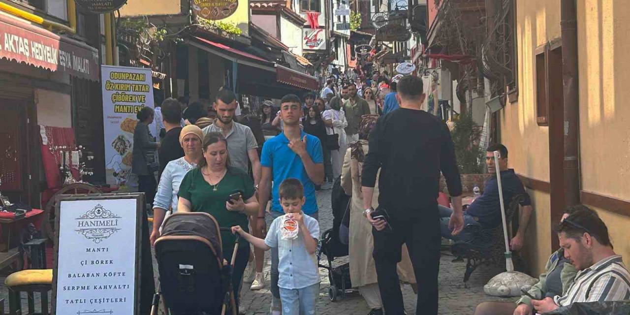 Tarihi Odunpazarı Evleri Bayramda Ziyaretçi Akınına Uğradı