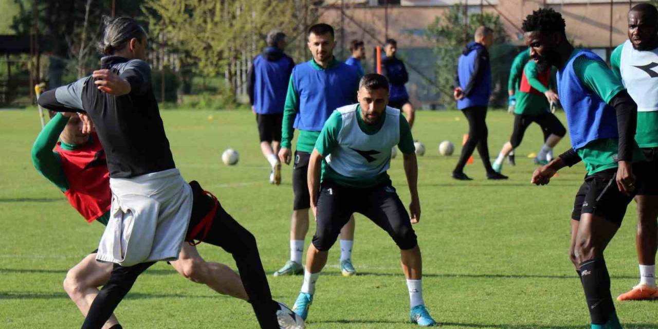 Sakaryaspor, Erzurumspor Fk Mesaisine Devam Ediyor