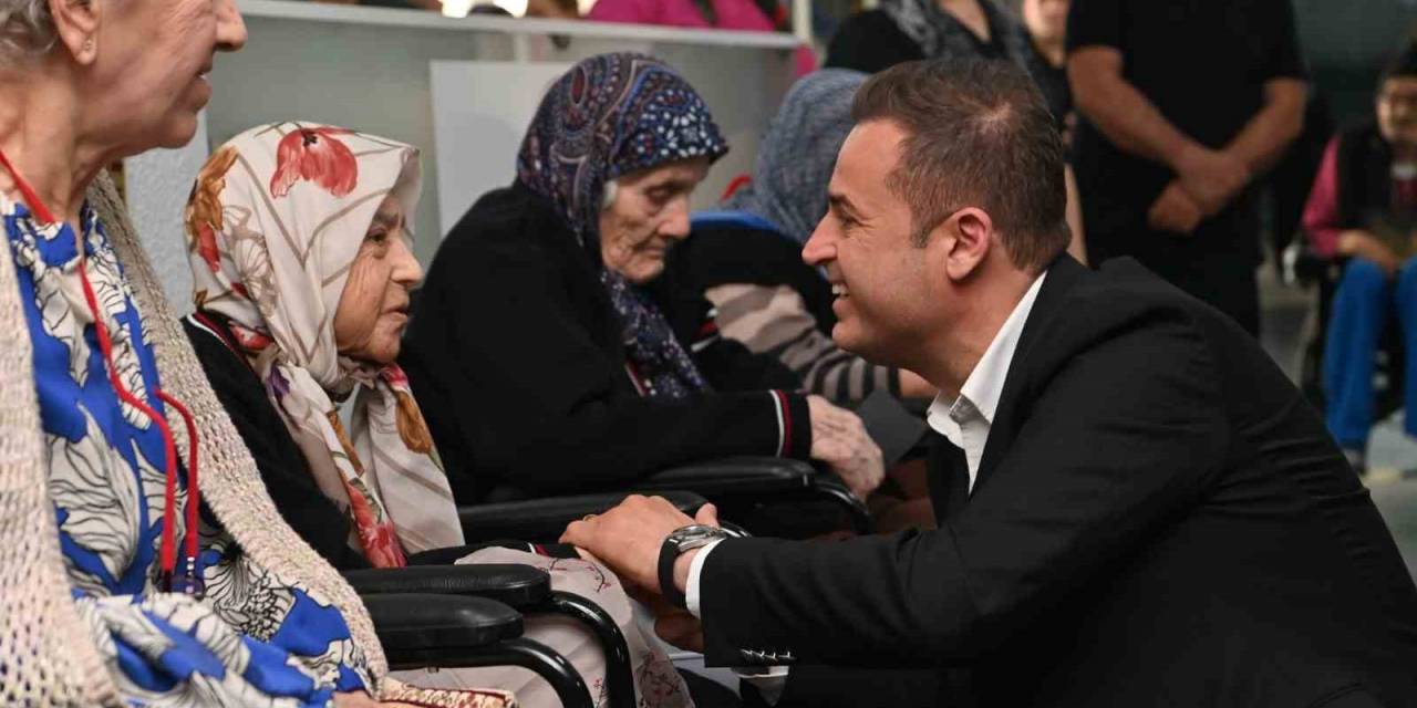 Başkan Ahmet Akın, Bayram Ziyaretlerini Sürdürüyor