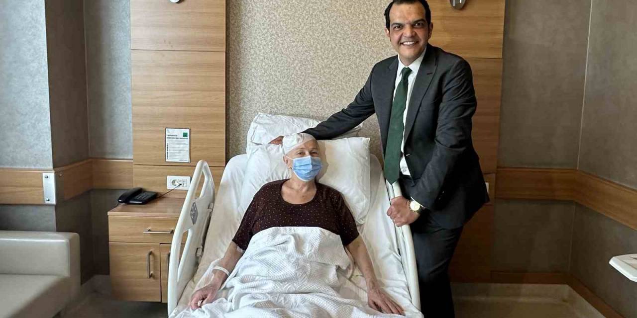 69 Yaşındaki Hastanın Beyin Ameliyatı Genel Anestezi Olmadan Gerçekleştirildi