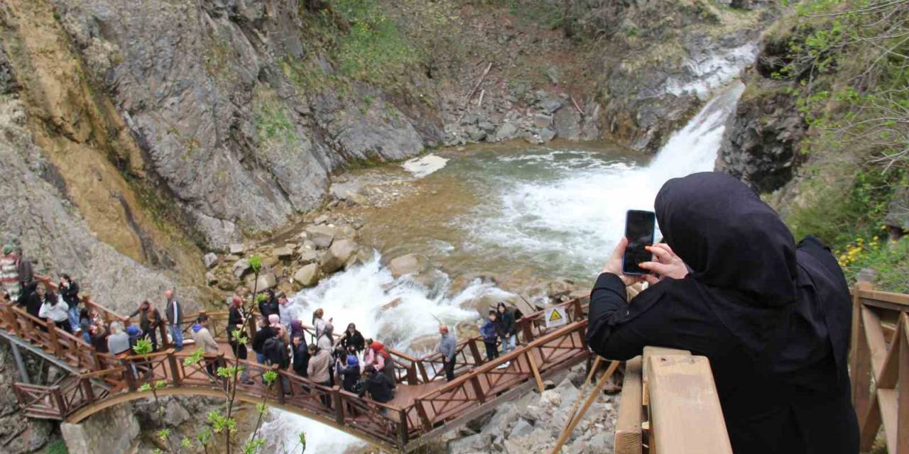 Giresun’un Pamukkalesi’ne Ziyaretçi Akını