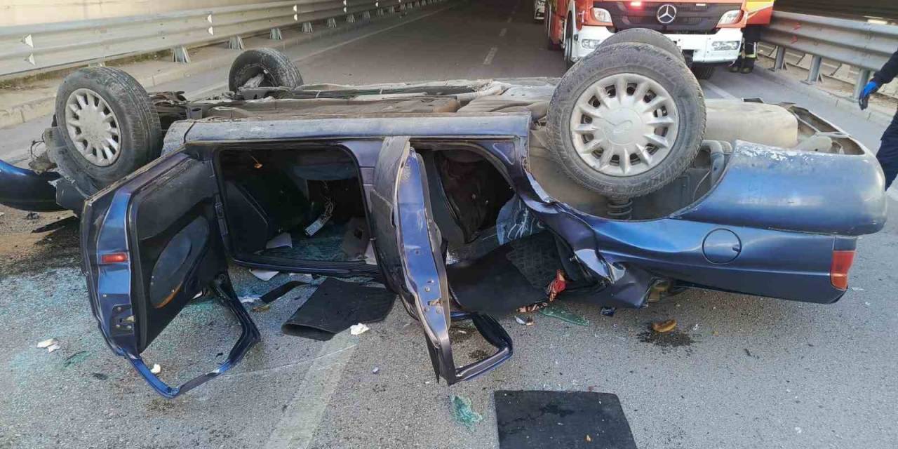 Virajı Alamayan Otomobil Alt Geçite Düştü: 2 Yaralı