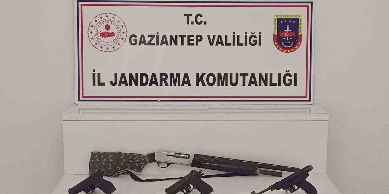 Gaziantep’te 14 Adet Ruhsatsız Silah Ele Geçirildi: 11 Gözaltı