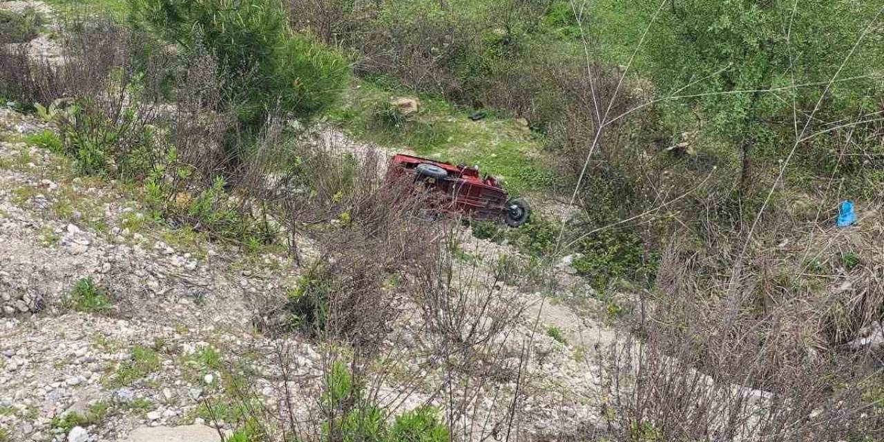 Motorlu Bisiklet Şarampole Devrildi: 1 Yaralı