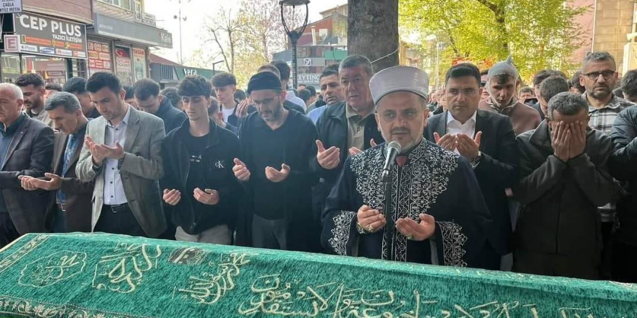 21 Yaşındaki Gencin Öldüğü Feci Kaza Güvenlik Kamerasında