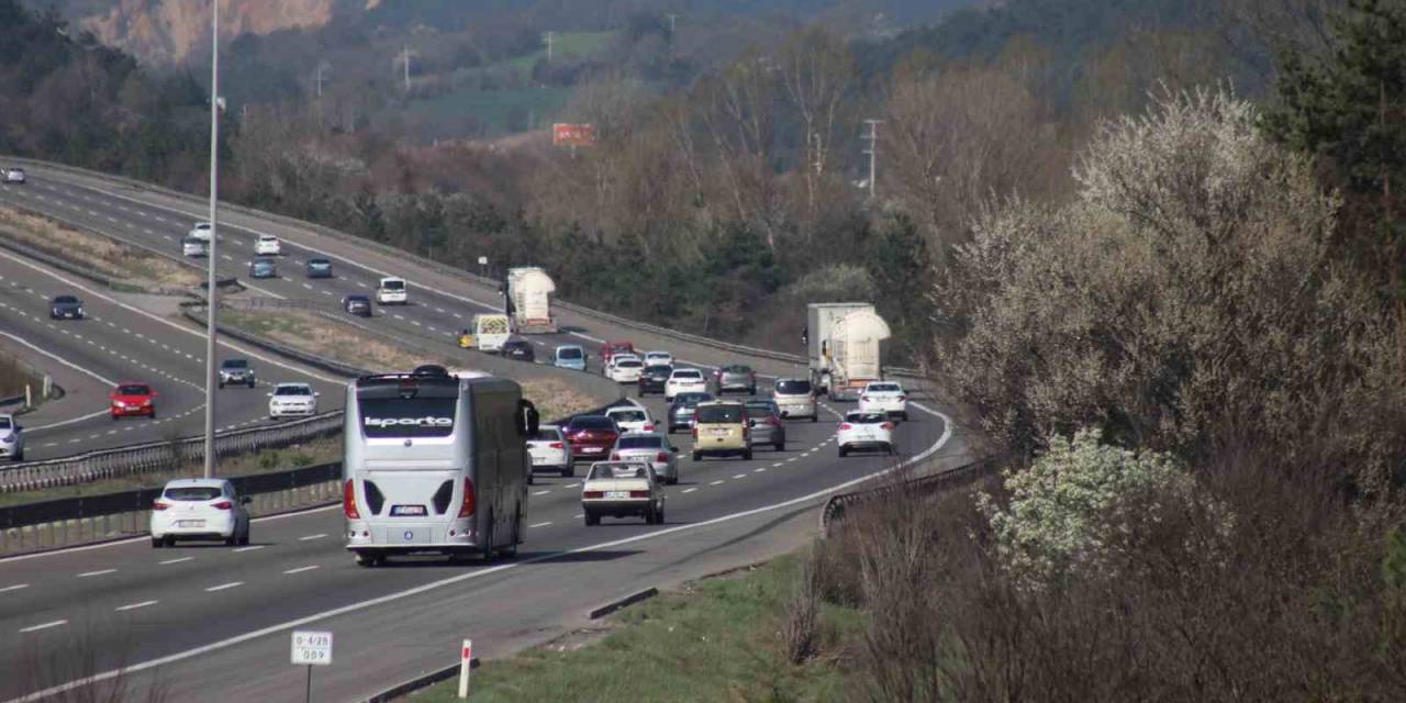 Tatil Dönüşü Bolu Geçişinde Trafik Akıcı