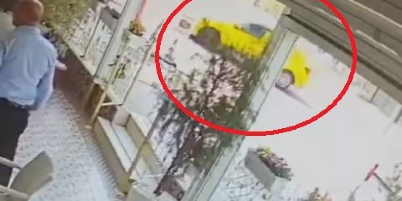 Yanlış Yerden Dönen Taksiye Çarparak Takla Attı