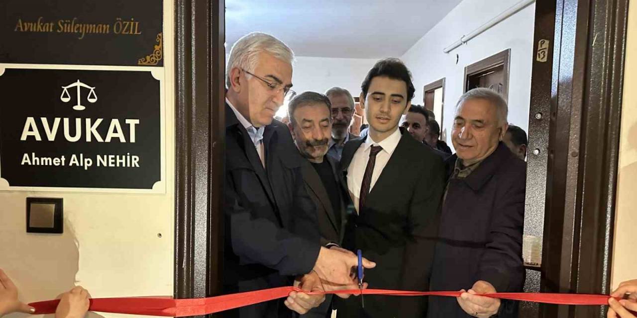 Avukat Ahmet Alp Nehir Avukatlık Bürosu Açtı.