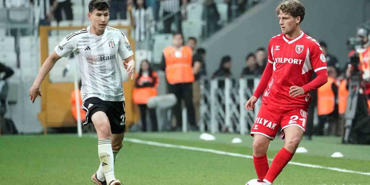 Trendyol Süper Lig: Beşiktaş: 1 - Samsunspor: 0 (İlk Yarı)