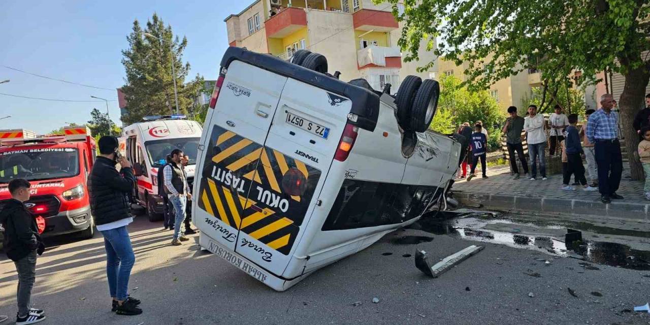 Batman’da Minibüs İle Otomobil Çarpıştı: 4 Yaralı