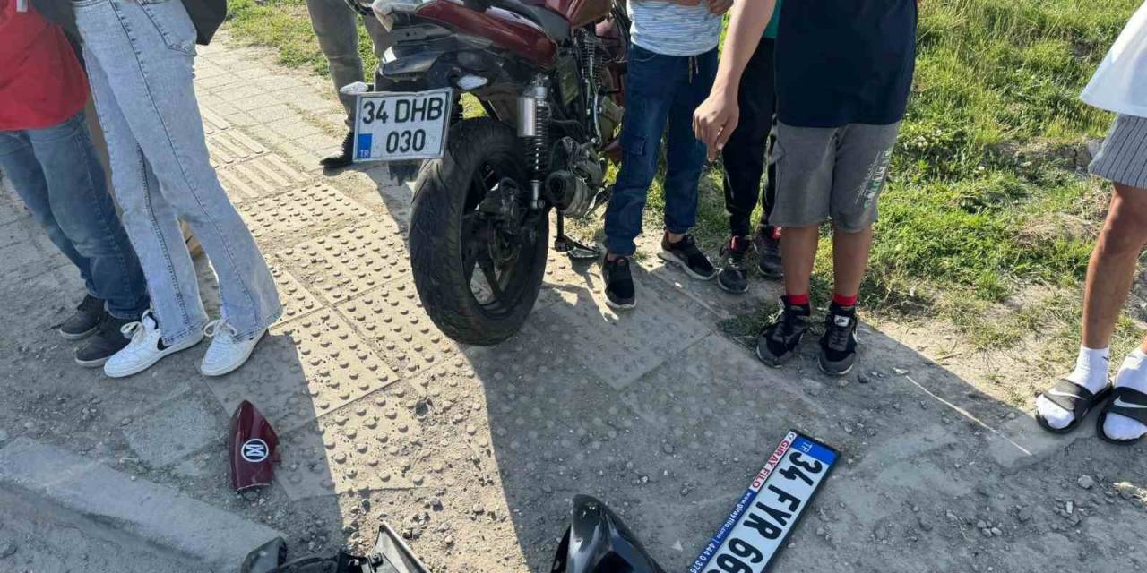 Kapaklı’da Kamyonet İle Çarpışan Motosikletli Sürücü Yaralandı