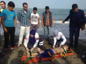 Okuldan Kaçıp Denize Giren Çocuk, Boğulmaktan Son Anda Kurtarıldı