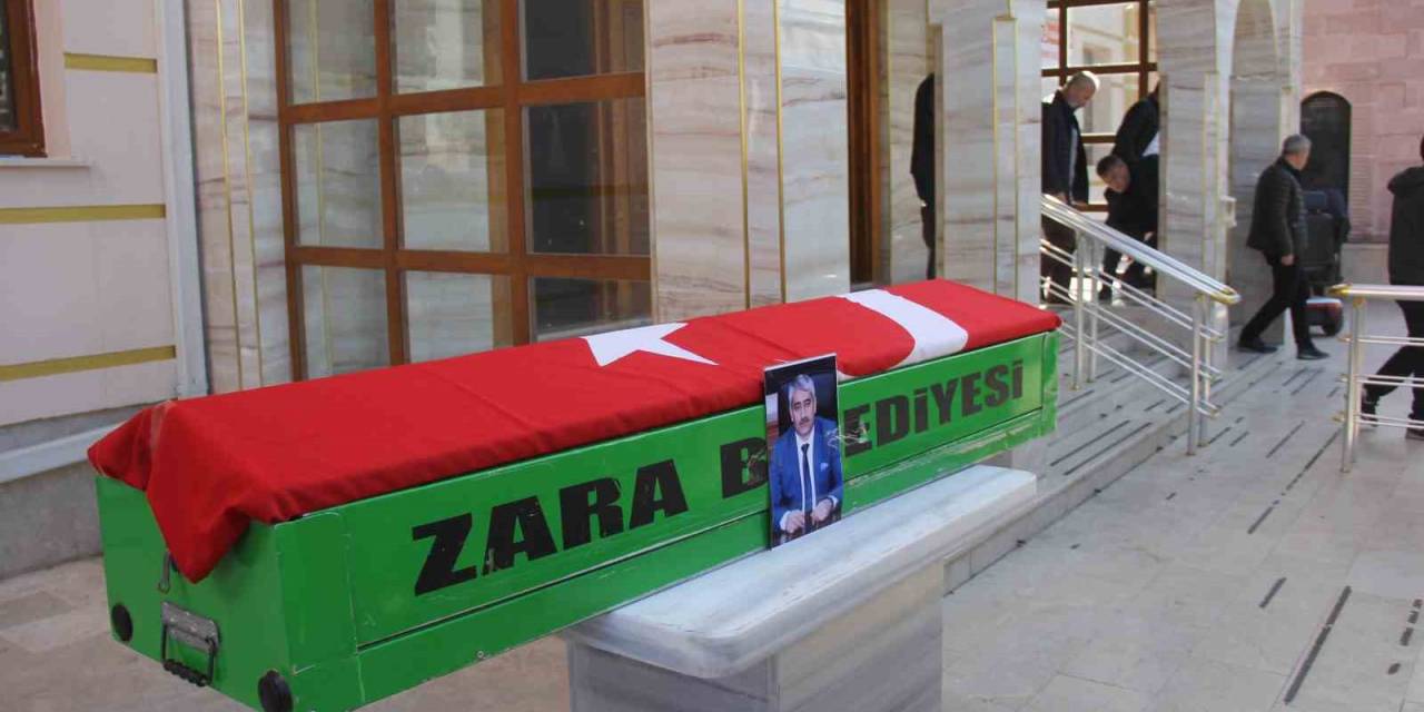 Sivas’ta Kalp Krizi Sonucu Hayatını Kaybeden Milli Eğitim Müdürü Defnedildi