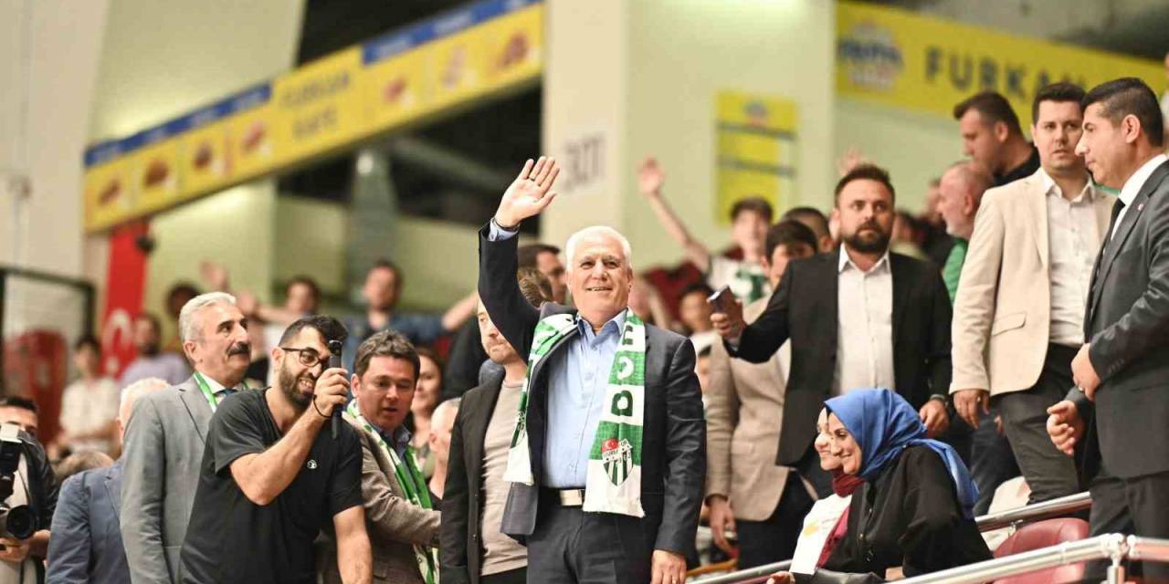 Bursaspor Taraftarından Başkan Bozbey’e Sevgi Seli