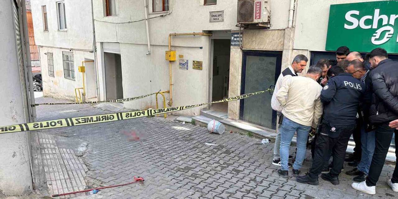 Sinop’ta Çatıdan Düşen Vatandaş Hayatını Kaybetti