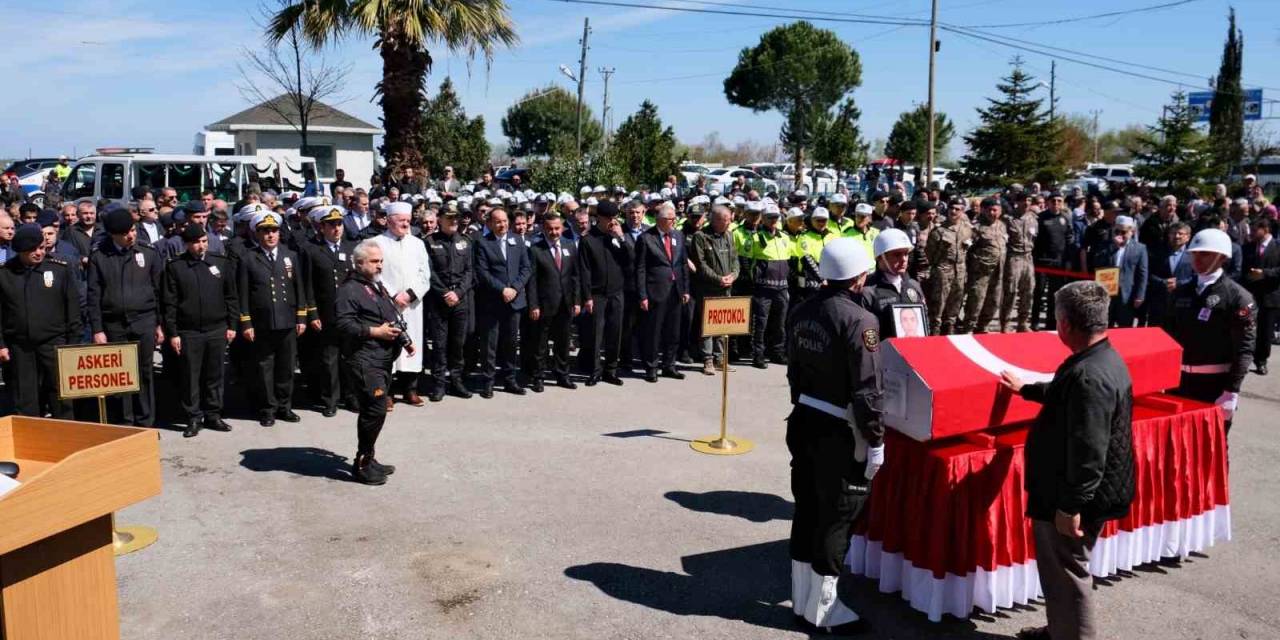 Kalp Krizinden Ölen Polis Memuru Son Yolculuğuna Uğurlandı