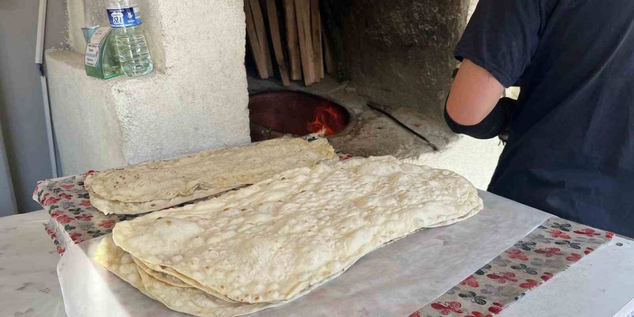 Eskişehir Halkı Tandır Ekmeği Tadını Seviyor