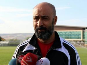 Tolunay Kafkas’tan Deniz Çoban Değerlendirmesi