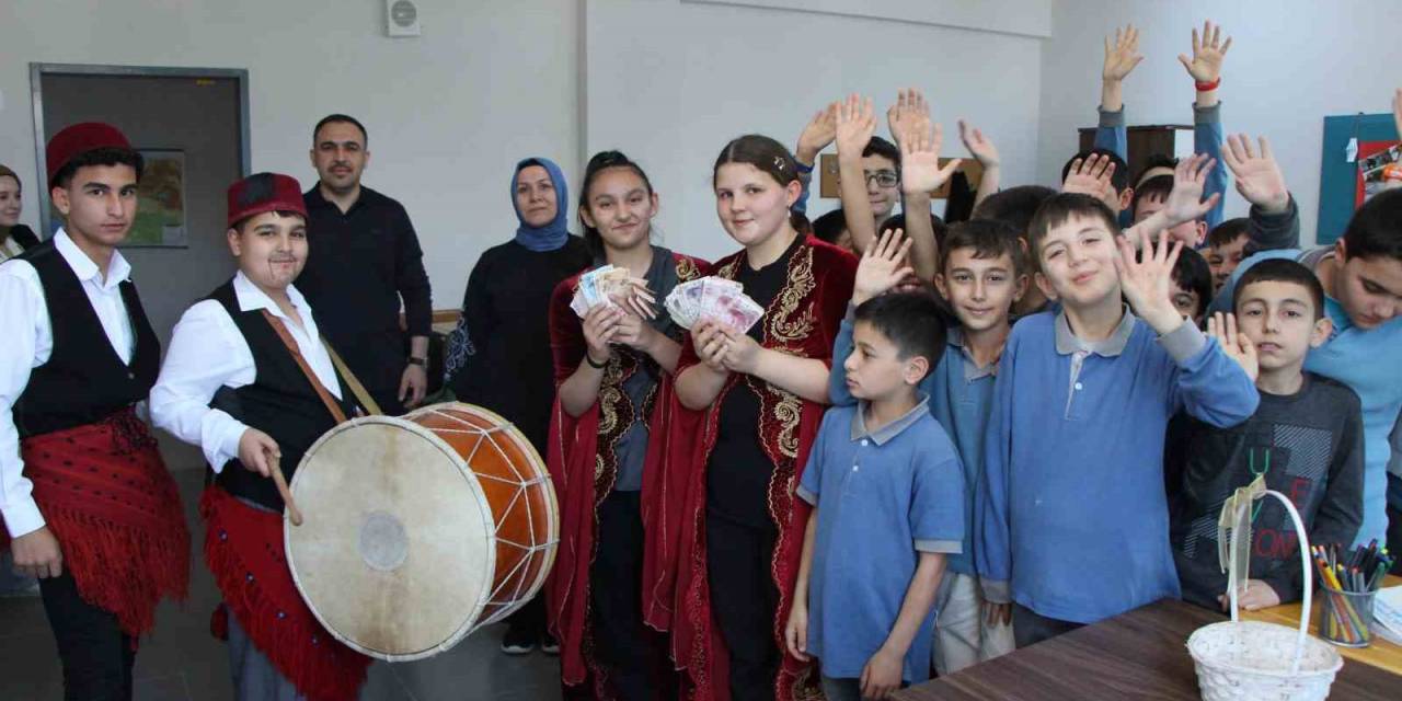 Amasyalı Öğrencilerin Bayram Harçlıkları Filistin’e