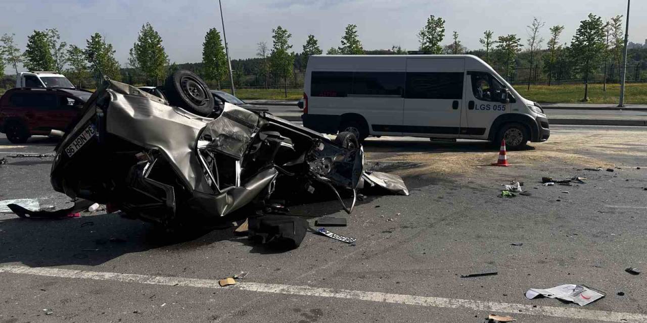 Bağcılar’da 5 Aracın Karıştığı Feci Kaza Kamerada