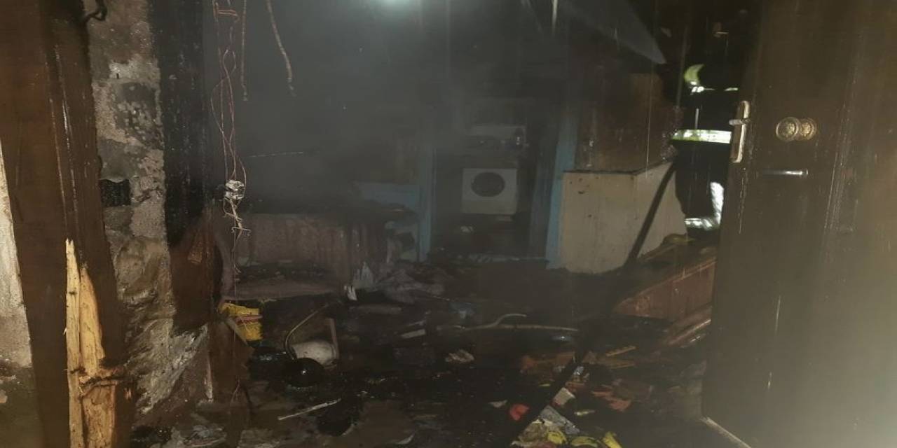 Alevlere Teslim Olan Ev Kullanılamaz Hale Geldi