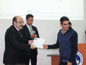 Yök Başkanı Prof. Dr. Yekta Saraç Kutlama Mektuplarını Teslim Etti