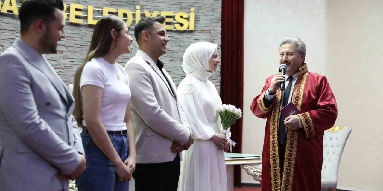 Başkan Palancıoğlu, Genç Çifte Sürpriz Yaparak Nikâhlarını Kıydı