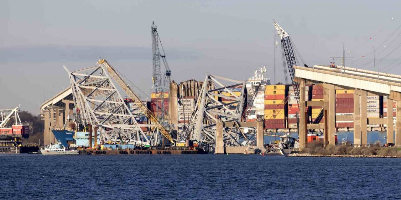 Abd’de Yıkılan Köprüden Nehre Düşen 1 Kişinin Daha Cansız Bedenine Ulaşıldı