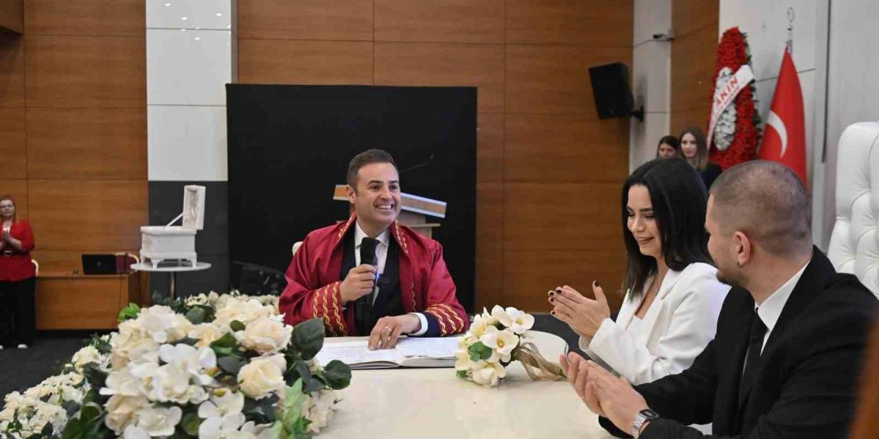 Başkan Ahmet Akın İlk Nikâh Sözünü Tuttu