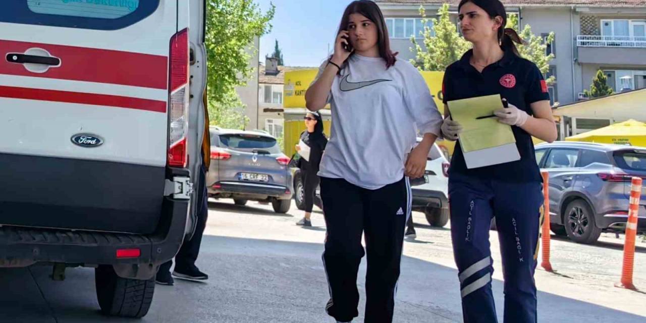 Bursa’da Otomobilin Çarptığı Bisikletli Kız Yaralandı