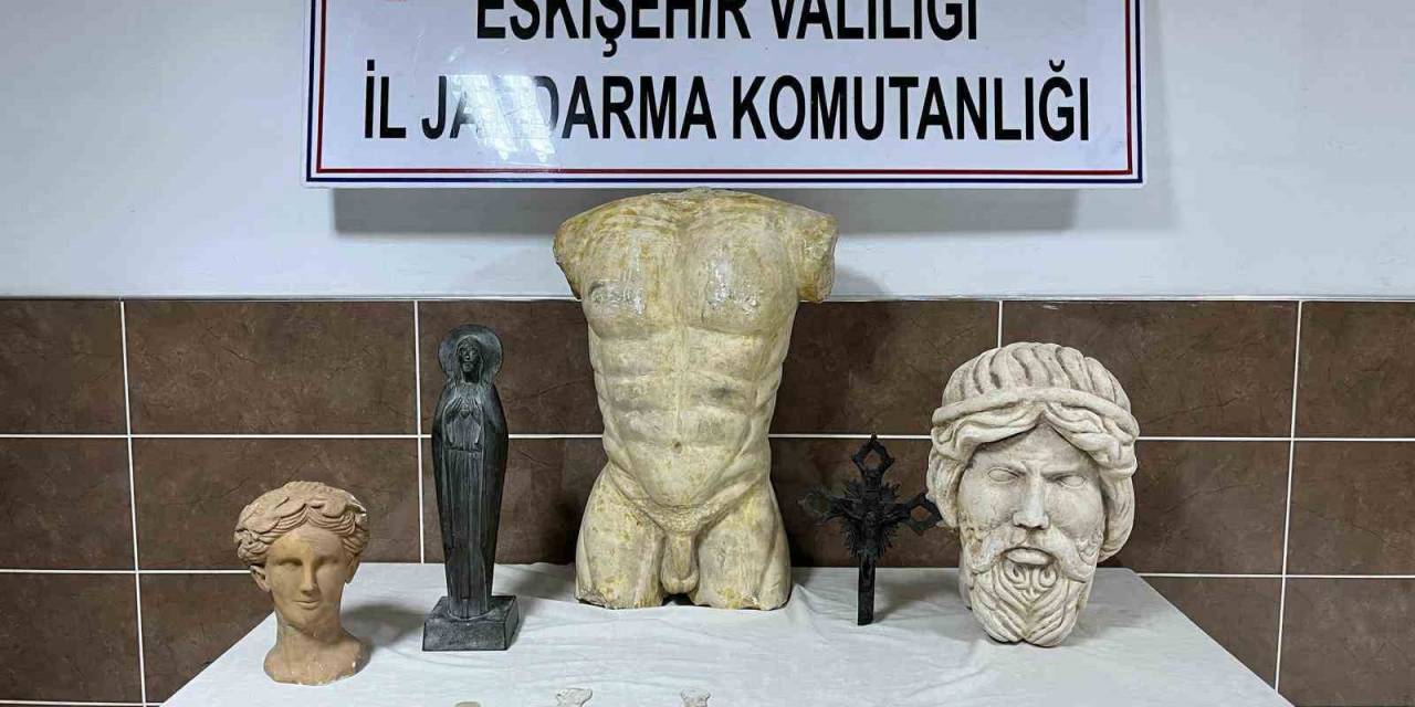 Afyonkarahisar’dan Eskişehir’e Müşteri Aramaya Gelen Tarihi Eser Kaçakçısı Yakalandı