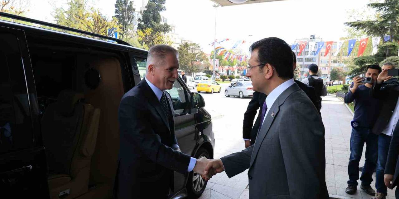 İstanbul Valisi Davut Gül’den İmamoğlu’na Tebrik Ziyareti