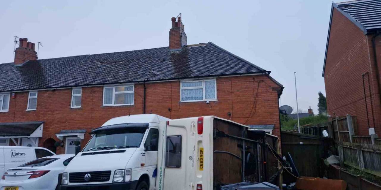 İngiltere’de Fırtına Karavanı Devirdi