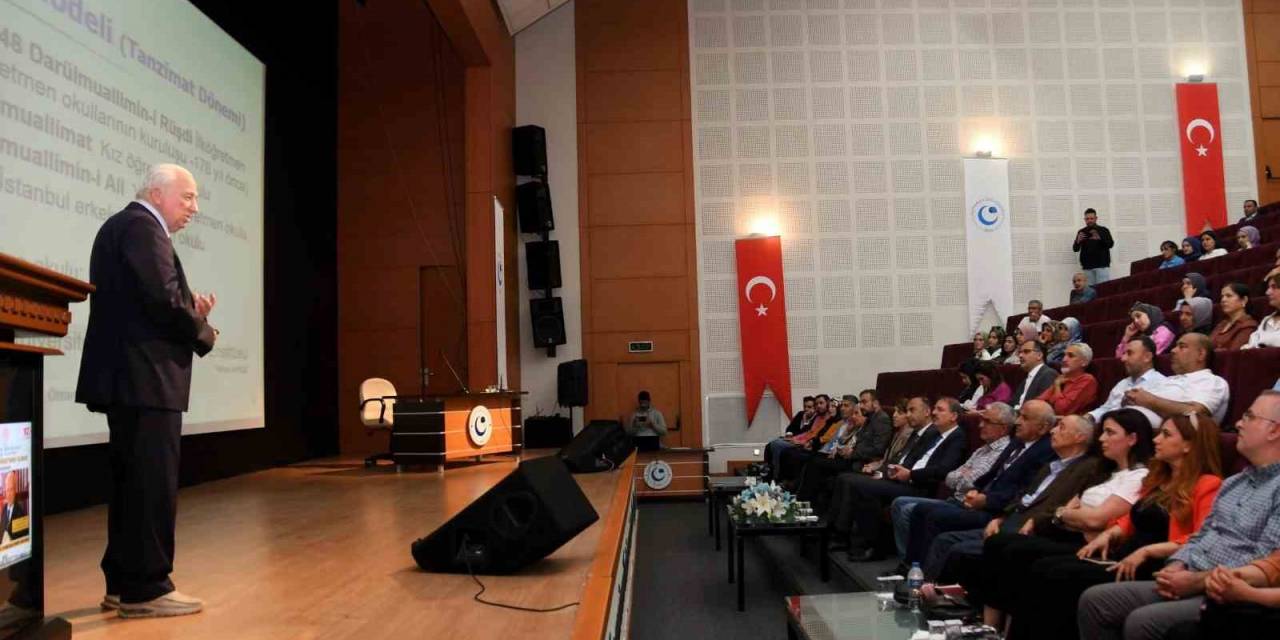 Adıyaman Üniversitesi’nde “21. Yüzyılda Öğretmen Olmak” Konulu Konferans
