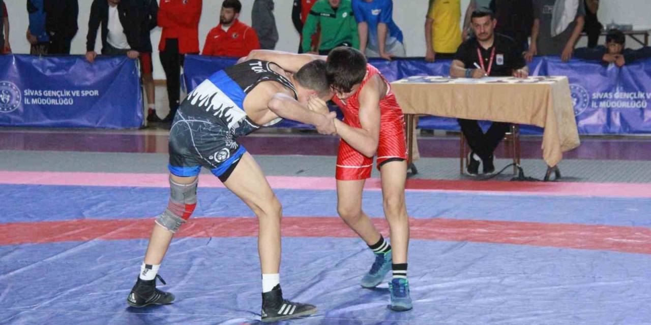 U15 Türkiye Güreş Şampiyonası’nın Açılış Seremonisi Yapıldı